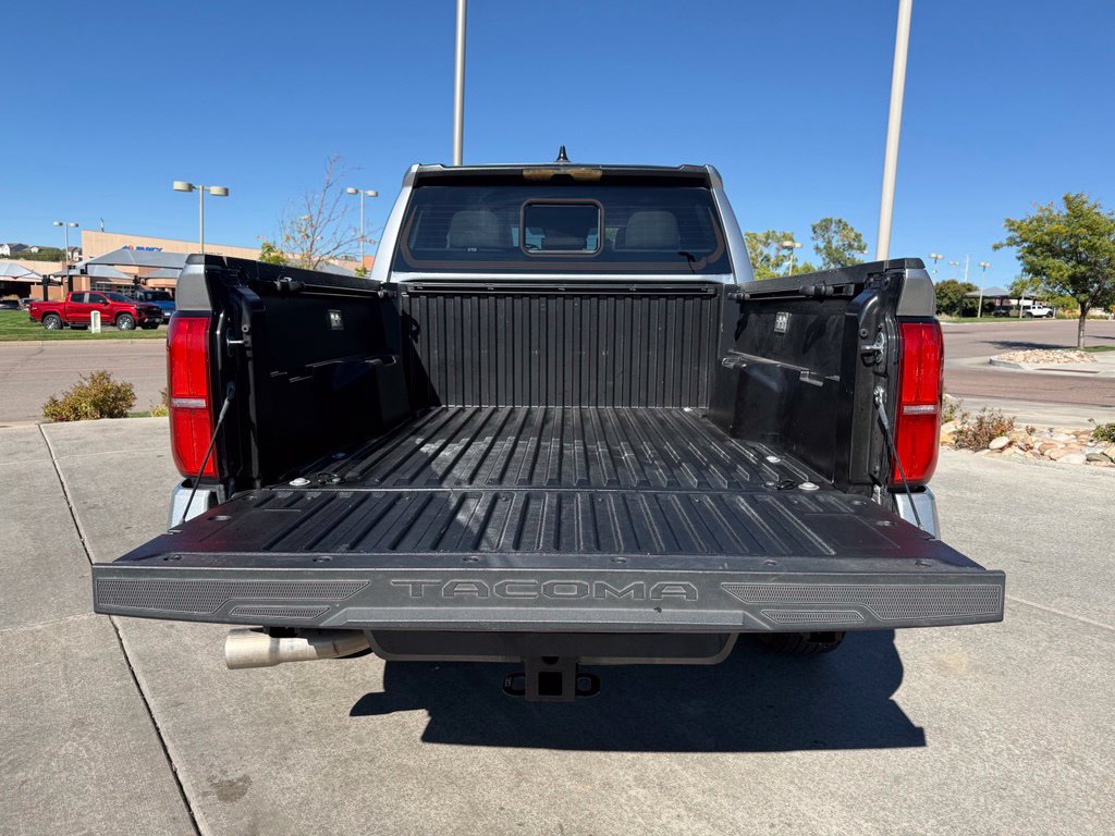 Used 2025 Toyota Tacoma SR5 AWD/4WD image 27