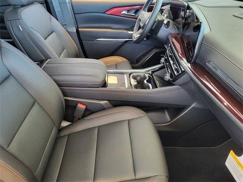 New 2026 Chevrolet Traverse Z71 w/ Enhanced Driving Package image 12