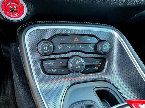 Used 2016 Dodge Challenger R/T Scat Pack w/ Leather Interior Group RWD image 14