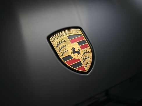 Certified 2024 Porsche Macan image 13