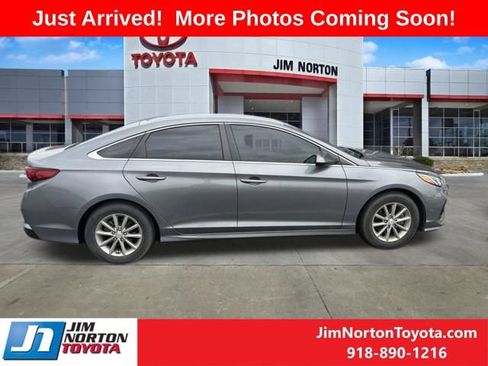 Used 2018 Hyundai Sonata SE w/ Cargo Package FWD image 7