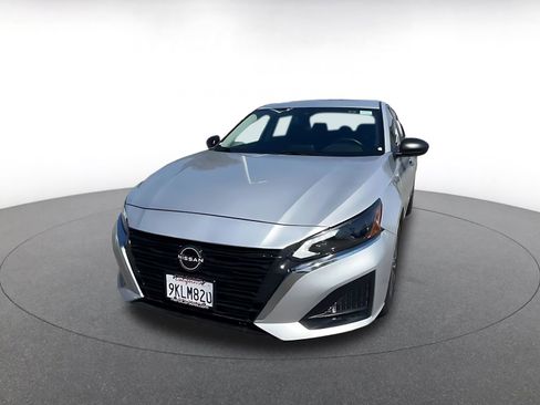 Used 2024 Nissan Altima 2.5 SV image 4