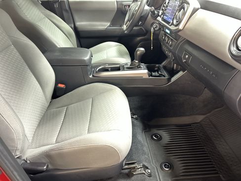Used 2022 Toyota Tacoma SR5 w/ Technology Package RWD image 31