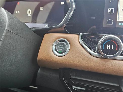 Used 2024 GMC Canyon AT4 w/ AT4 Premium Package image 27