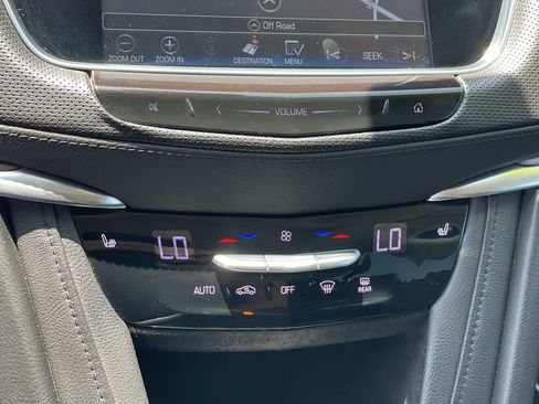 Used 2017 Cadillac XT5 Luxury w/ Driver Awareness Package FWD image 14