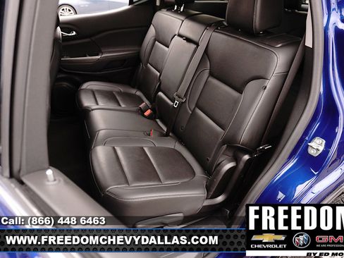 Certified 2023 GMC Acadia SLT w/ Preferred Package image 14