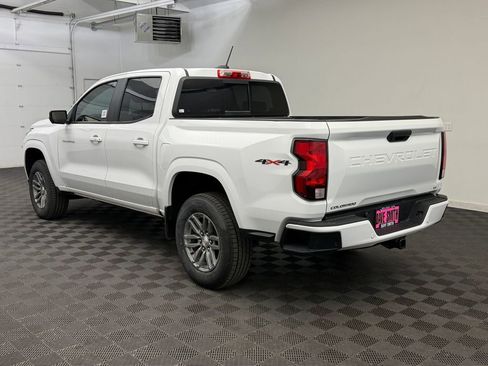 Used 2023 Chevrolet Colorado LT w/ LT Convenience Package II AWD/4WD image 3