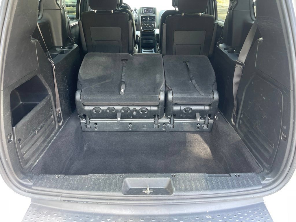 Used 2017 Dodge Grand Caravan SE FWD image 24