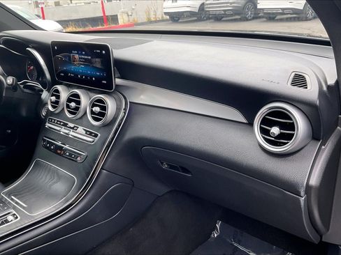 Used 2022 Mercedes-Benz GLC 300 image 14
