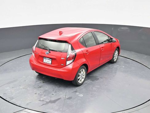 Used 2015 Toyota Prius C Three image 27