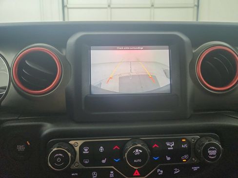 Certified 2018 Jeep Wrangler Sport AWD/4WD image 29
