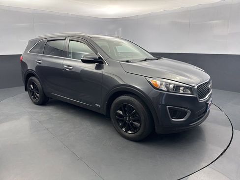 Used 2016 Kia Sorento AWD w/ LX Convenience Package image 7