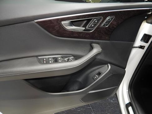 Used 2023 Audi Q8 Prestige w/ Prestige Package image 12