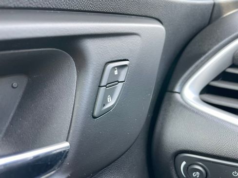 Used 2023 Chevrolet Malibu LT FWD image 25