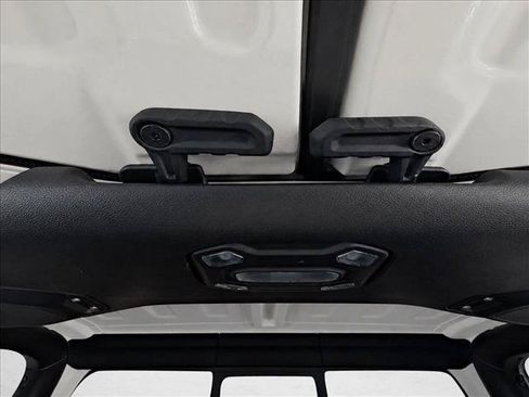 Used 2021 Jeep Gladiator Sport AWD/4WD image 10