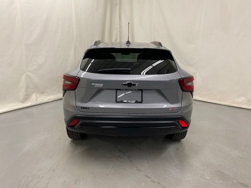 Used 2025 Chevrolet Trax RS FWD image 7