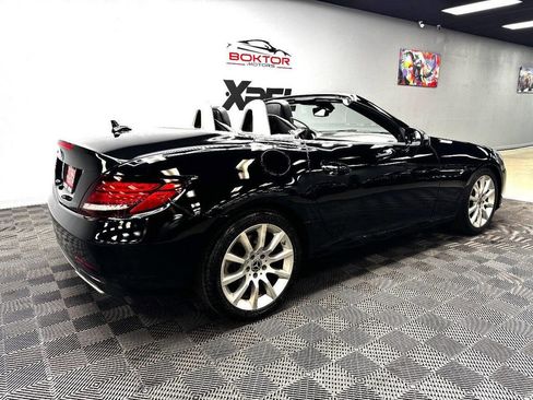 Used 2019 Mercedes-Benz SLC 300 w/ Premium Package image 24