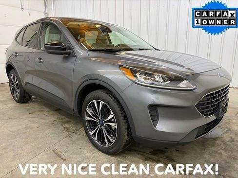 Used 2022 Ford Escape SE w/ SE Sport Appearance Package image 1