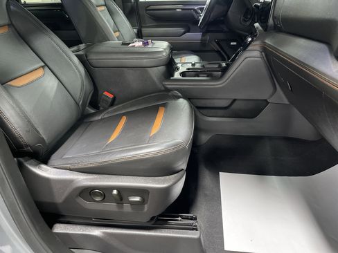 Used 2025 GMC Sierra 2500 AT4 w/ AT4 Premium Plus Package image 16