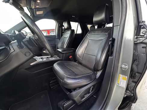 Used 2020 Ford Explorer Limited w/ Class III Trailer Tow Package image 10