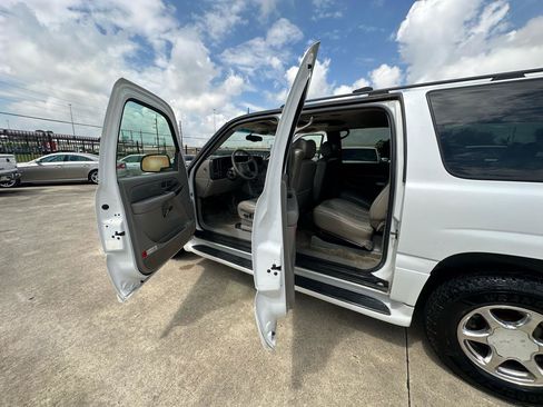 Used 2002 GMC Yukon XL Denali AWD/4WD image 55