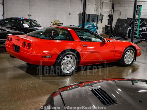 Used 1994 Chevrolet Corvette Coupe image 9