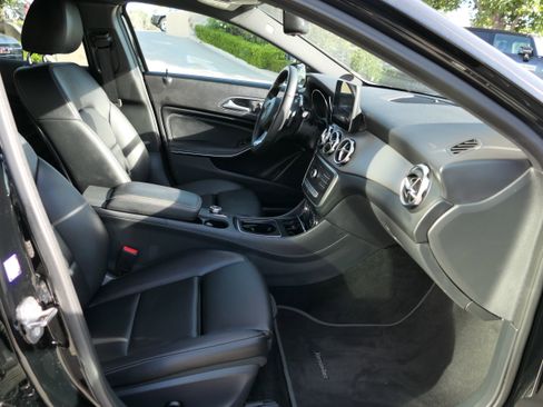 Used 2020 Mercedes-Benz GLA 250 image 28