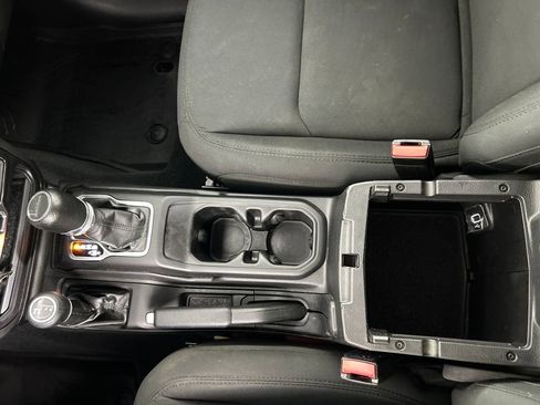 Used 2022 Jeep Gladiator Sport image 15