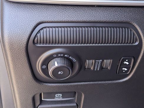 Used 2023 Jeep Wagoneer Series II w/ Flexible Seating Group AWD/4WD image 30