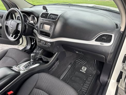 Used 2016 Dodge Journey SE w/ Flexible Seating Group image 27