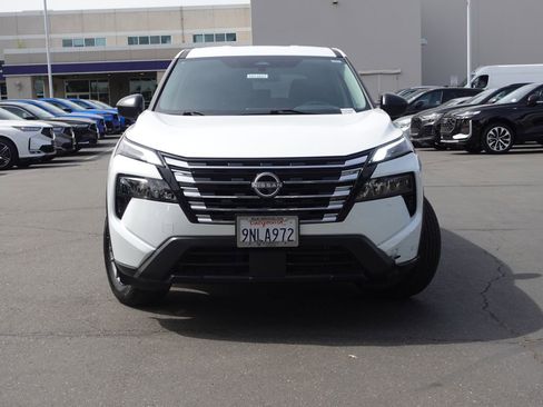 Used 2024 Nissan Rogue S image 3