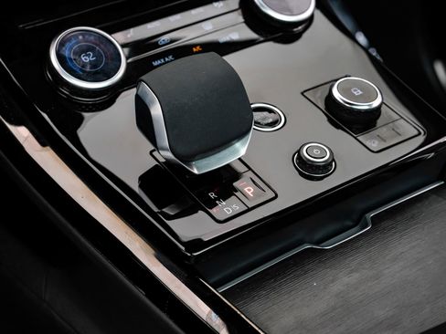 Used 2023 Land Rover Range Rover Sport SE Dynamic image 26