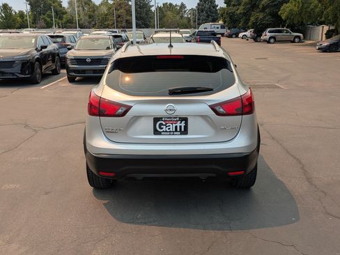 Used 2018 Nissan Rogue Sport SL AWD/4WD image 7
