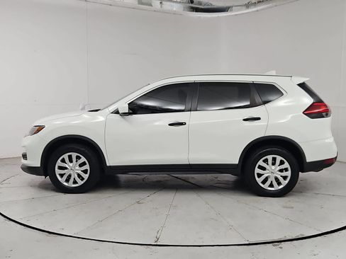 Used 2017 Nissan Rogue S AWD/4WD image 3