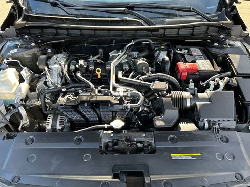 Used 2024 Nissan Altima 2.5 SR image 23