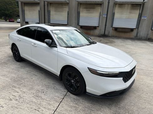 Used 2025 Honda Accord SE image 14