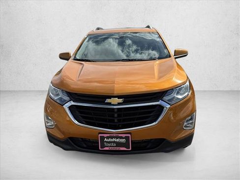 Used 2018 Chevrolet Equinox LT w/ Sun & Infotainment Package image 2