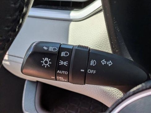 Used 2021 Toyota RAV4 Limited AWD/4WD image 6