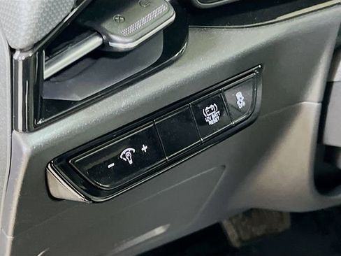 Certified 2023 Kia Niro EX image 10