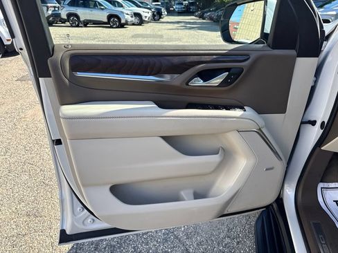 Used 2023 GMC Yukon Denali AWD/4WD image 12