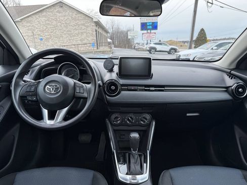 Used 2017 Toyota Yaris iA image 23