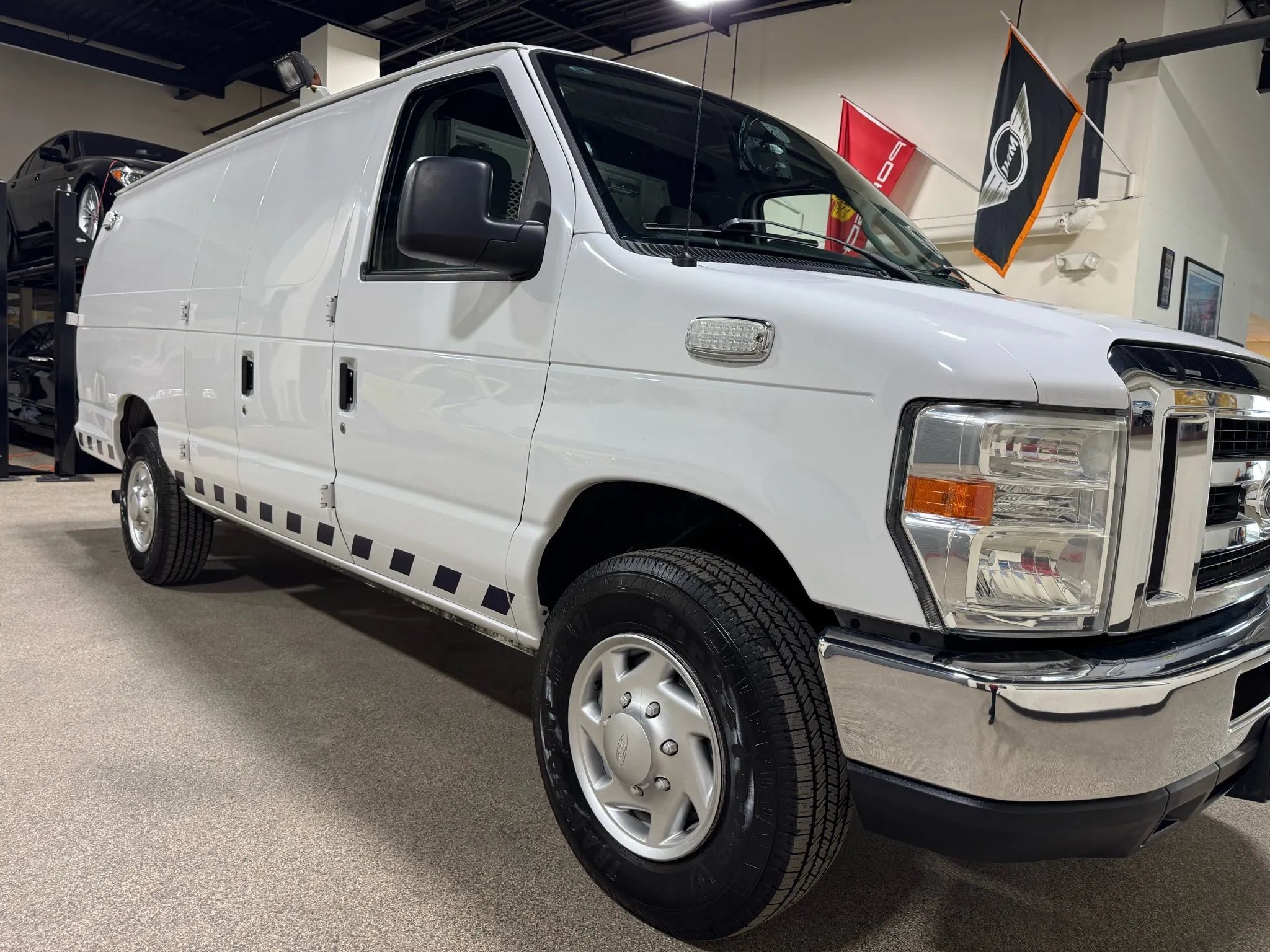 Used 2012 Ford E-350 and Econoline 350 Extended Super Duty w/ PWR Group RWD image 17