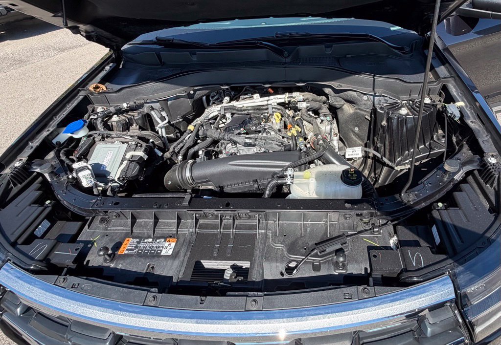Certified 2025 Ford Explorer Active RWD image 31