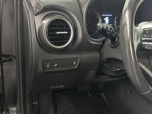 Used 2018 Hyundai Kona Limited image 15