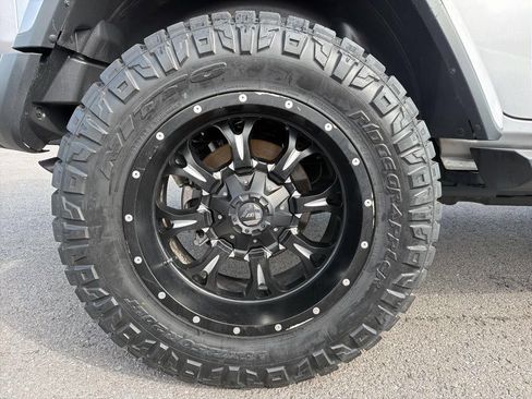Used 2019 Jeep Wrangler Unlimited Rubicon AWD/4WD image 13