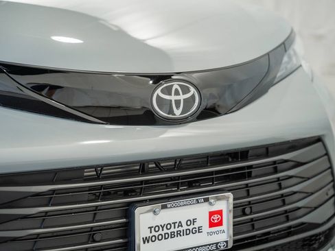 New 2026 Toyota Sienna XLE Woodland Edition AWD/4WD image 12