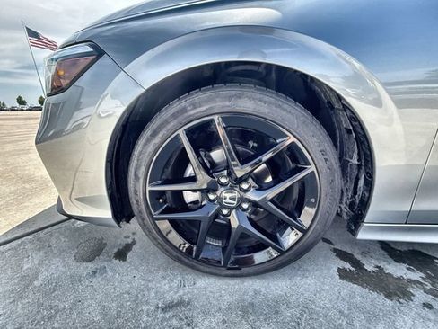 Used 2025 Honda Civic Sport image 10