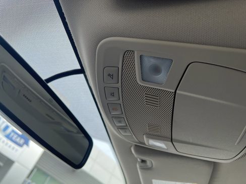 Used 2018 Ford Fusion SE w/ Fusion SE Technology Package image 32