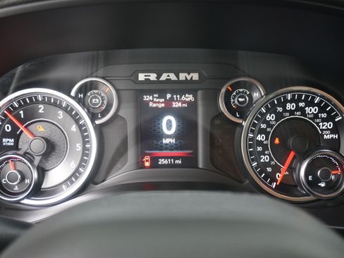 Used 2019 RAM 1500 Big Horn RWD image 17