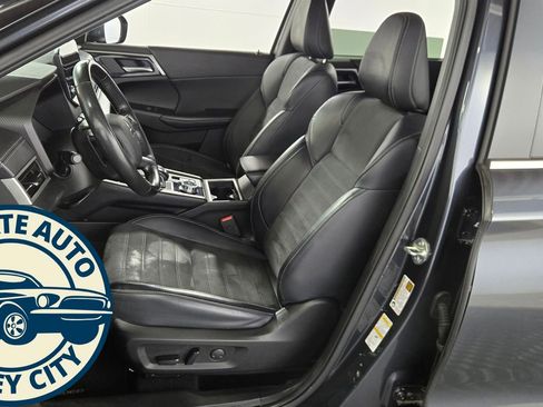 Used 2024 Mitsubishi Outlander SE image 20